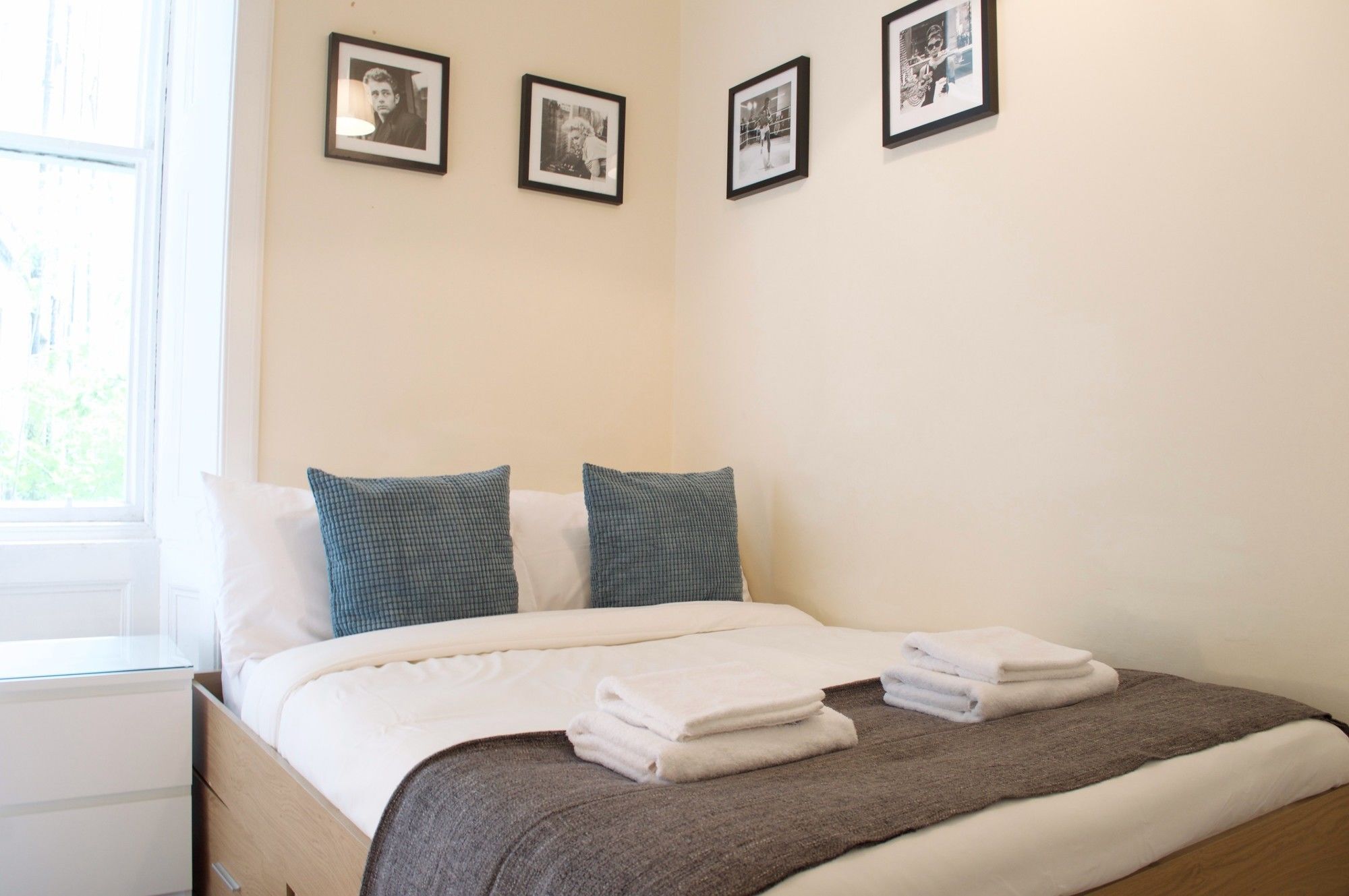 3 Bedroom Apartment Accommodates 8 EDI Buitenkant foto